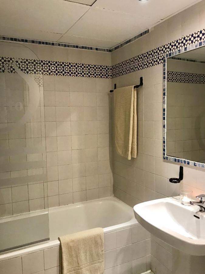شقة Large And Elegant In Puerto Banus With Pools And Paddle ماربيا المظهر الخارجي الصورة