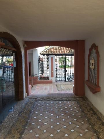 شقة Large And Elegant In Puerto Banus With Pools And Paddle ماربيا المظهر الخارجي الصورة