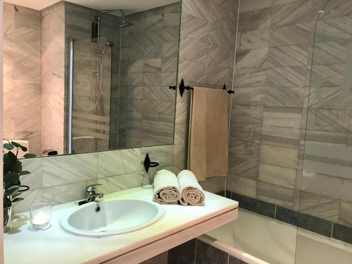 شقة Large And Elegant In Puerto Banus With Pools And Paddle ماربيا المظهر الخارجي الصورة